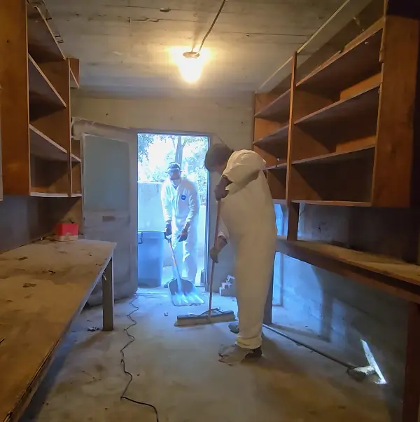 JUNK GIANT Los Angeles Garage Cleanout sweeping